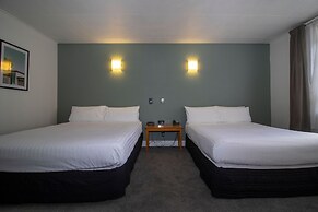 The Avenue Hotel