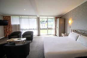 The Avenue Hotel