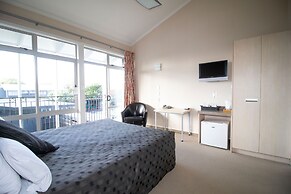 The Avenue Hotel