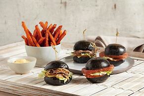 Four Points by Sheraton Singapore, Riverview