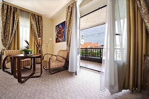 Devin Hotel