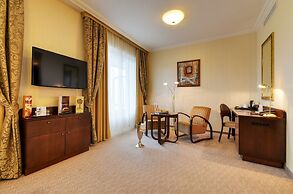 Devin Hotel