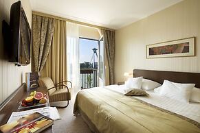 Devin Hotel