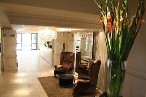 Manhattan Hotel