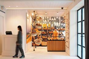 AC Hotel Victoria Suites by Marriott