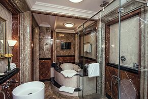 Al Habtoor Grand Resort, Autograph Collection®