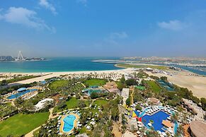 Al Habtoor Grand Resort, Autograph Collection®
