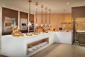 Al Habtoor Grand Resort, Autograph Collection®