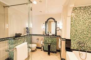 Al Habtoor Grand Resort, Autograph Collection®