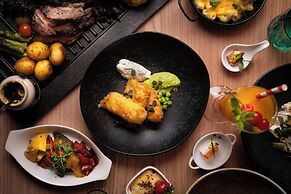 Al Habtoor Grand Resort, Autograph Collection®