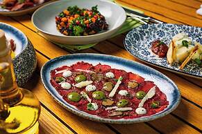 Al Habtoor Grand Resort, Autograph Collection®
