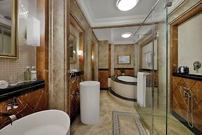 Al Habtoor Grand Resort, Autograph Collection®