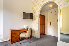 Woodland Manor Hotel
