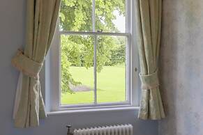 Woodland Manor Hotel