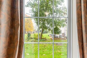 Woodland Manor Hotel