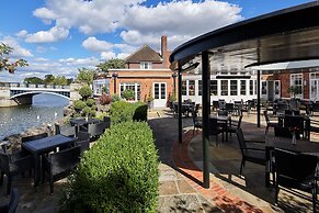 Sir Christopher Wren Hotel