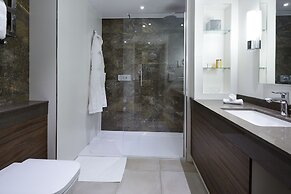 Sir Christopher Wren Hotel