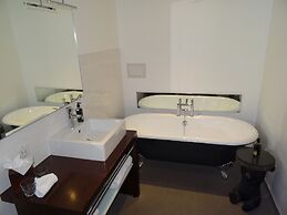 Carmelite Hotel