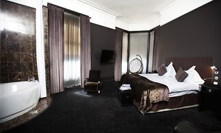 Carmelite Hotel