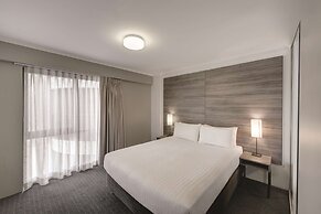 Adina Serviced Apartments Canberra James Court