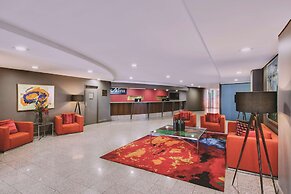 Adina Serviced Apartments Canberra James Court