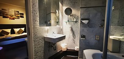 Alfa Hotel