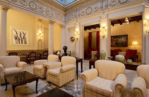 Hotel Corona d'Oro