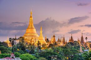Sule Shangri-La, Yangon