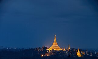 Sule Shangri-La, Yangon