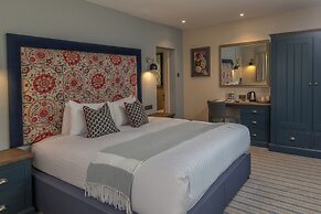 Thatchers Hotel
