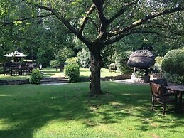 Thatchers Hotel