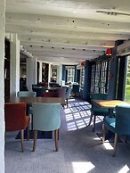 Thatchers Hotel