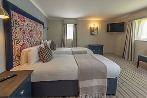 Thatchers Hotel