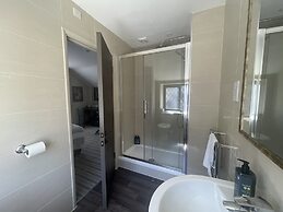 Thatchers Hotel