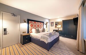 Thatchers Hotel