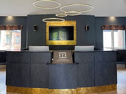 Thatchers Hotel