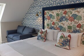 Thatchers Hotel