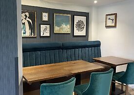 Thatchers Hotel