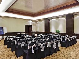 Novotel Mumbai Juhu Beach Hotel