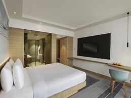 Novotel Mumbai Juhu Beach Hotel