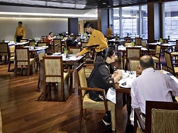 Novotel Mumbai Juhu Beach Hotel