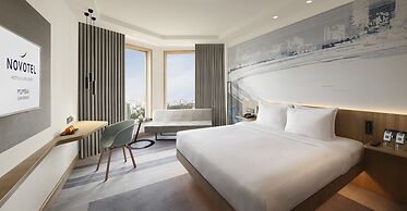 Novotel Mumbai Juhu Beach Hotel