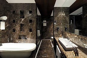 Novotel Mumbai Juhu Beach Hotel