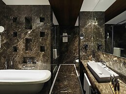 Novotel Mumbai Juhu Beach Hotel