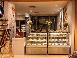 Novotel Mumbai Juhu Beach Hotel