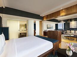 Novotel Mumbai Juhu Beach Hotel