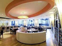 Novotel Mumbai Juhu Beach Hotel