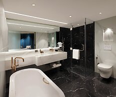 Novotel Mumbai Juhu Beach Hotel