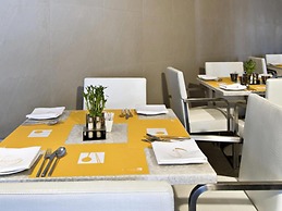 Novotel Mumbai Juhu Beach Hotel