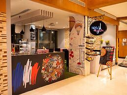 Novotel Mumbai Juhu Beach Hotel